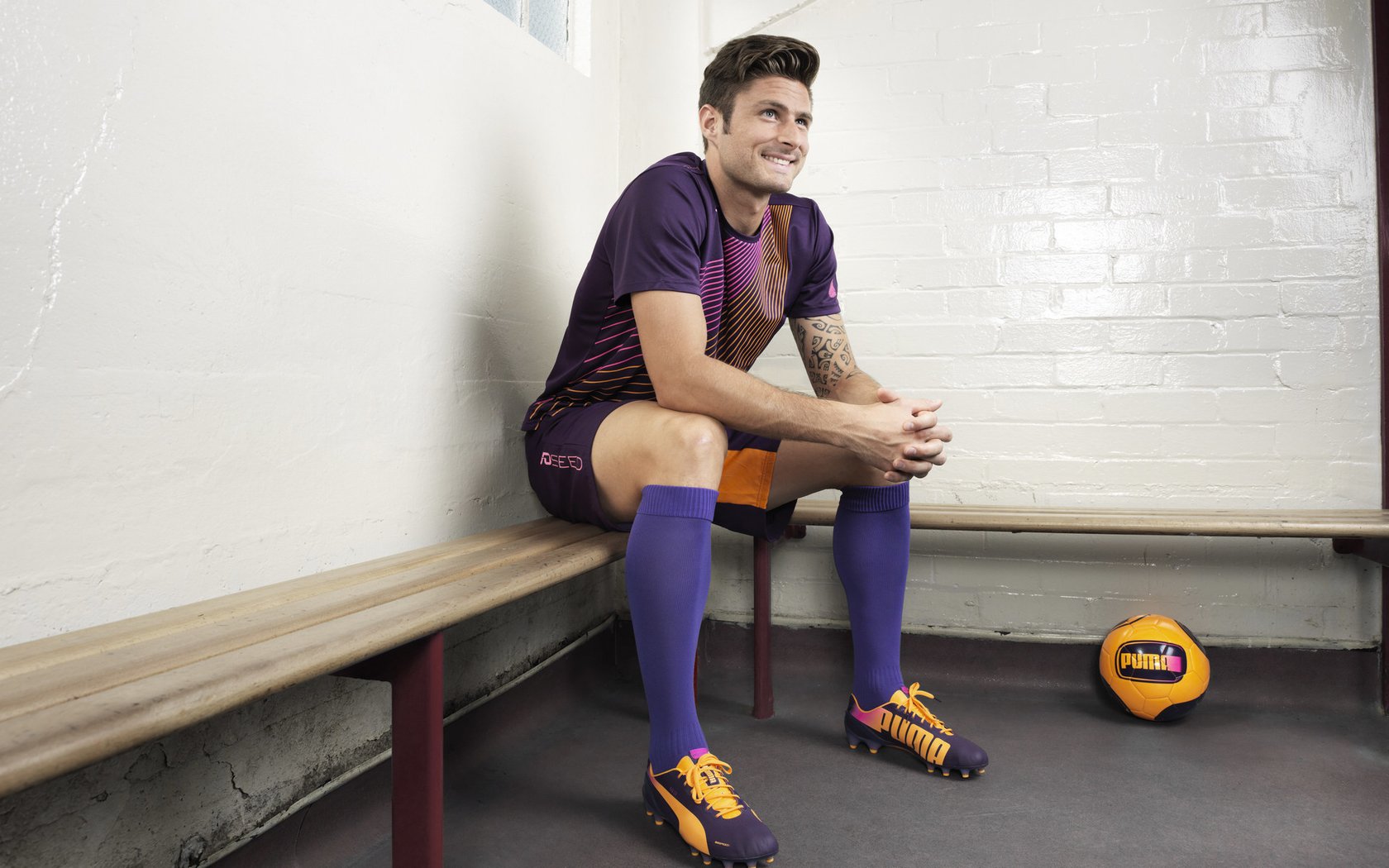 佩德里刷新纪录映照足球未来,新西兰压制中国折射亚洲足球挑战