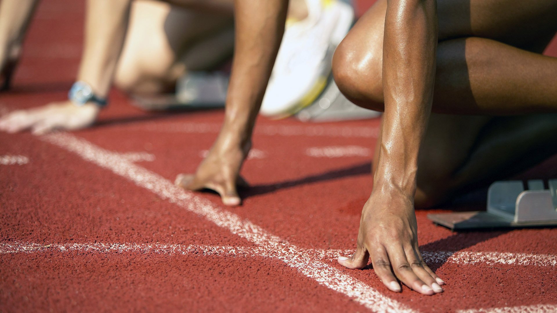 西甲国家德比之夜，梅西一锤定音，巴萨力克皇马